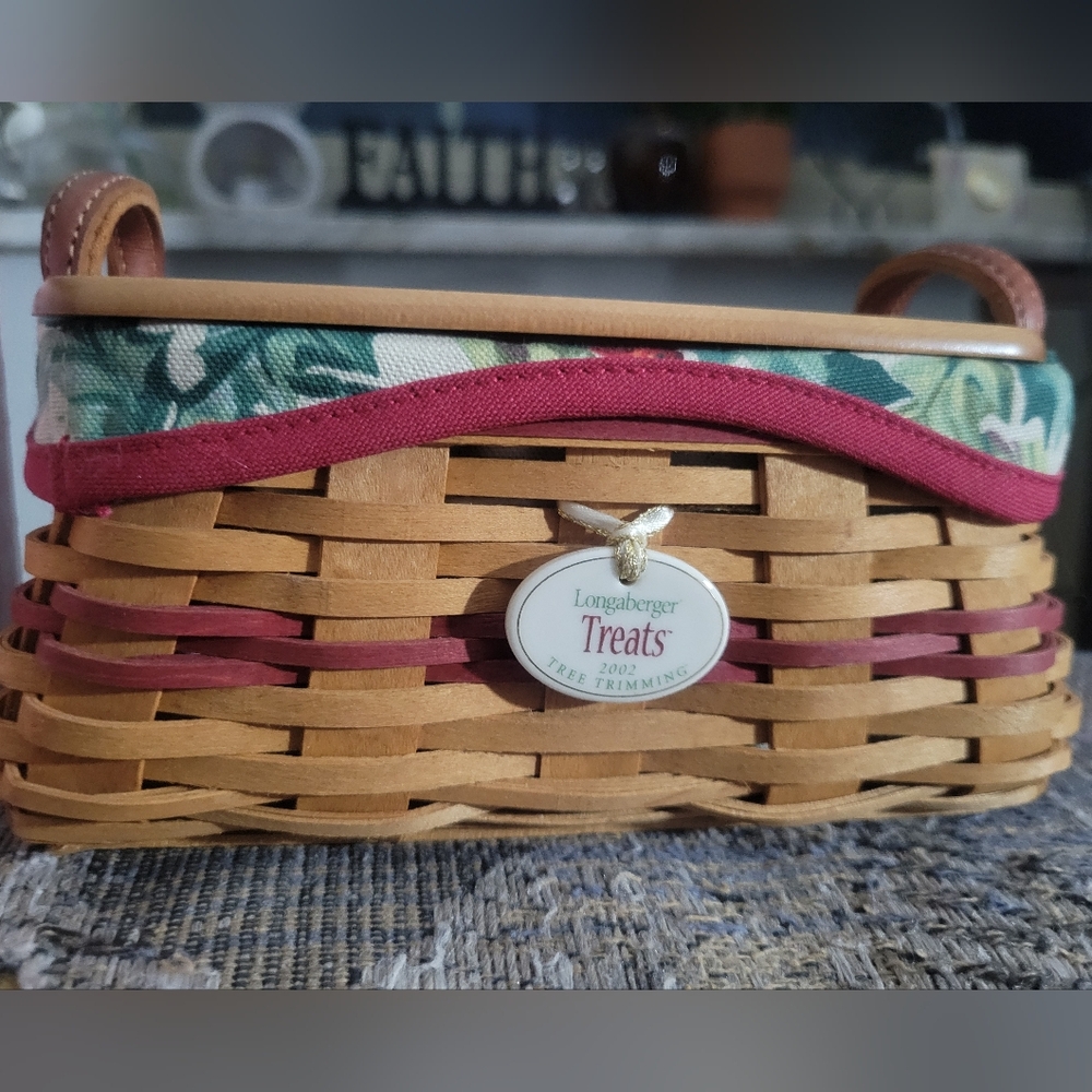 Longaberger Tree Trimming 2002 Treats Basket